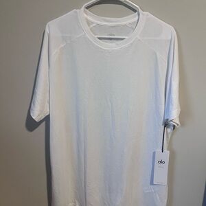 ALO Yoga Triumph Men's Classic White Tee